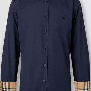 BURBERRY SHIRT !! Looks new